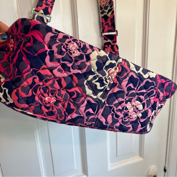 EUC—Vera Bradley Katalina Pink Retired Pattern shoulder bag - Picture 4 of 8